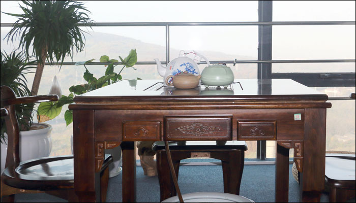 品茶閱山,以茶會(huì)友 品茶閱山,以茶會(huì)友