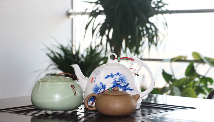 一茶一壺,一草一木 一茶一壺,一草一木
